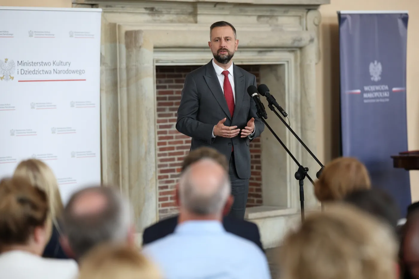 Szef MON ostro o agresji na granicy: To atak na Polskę