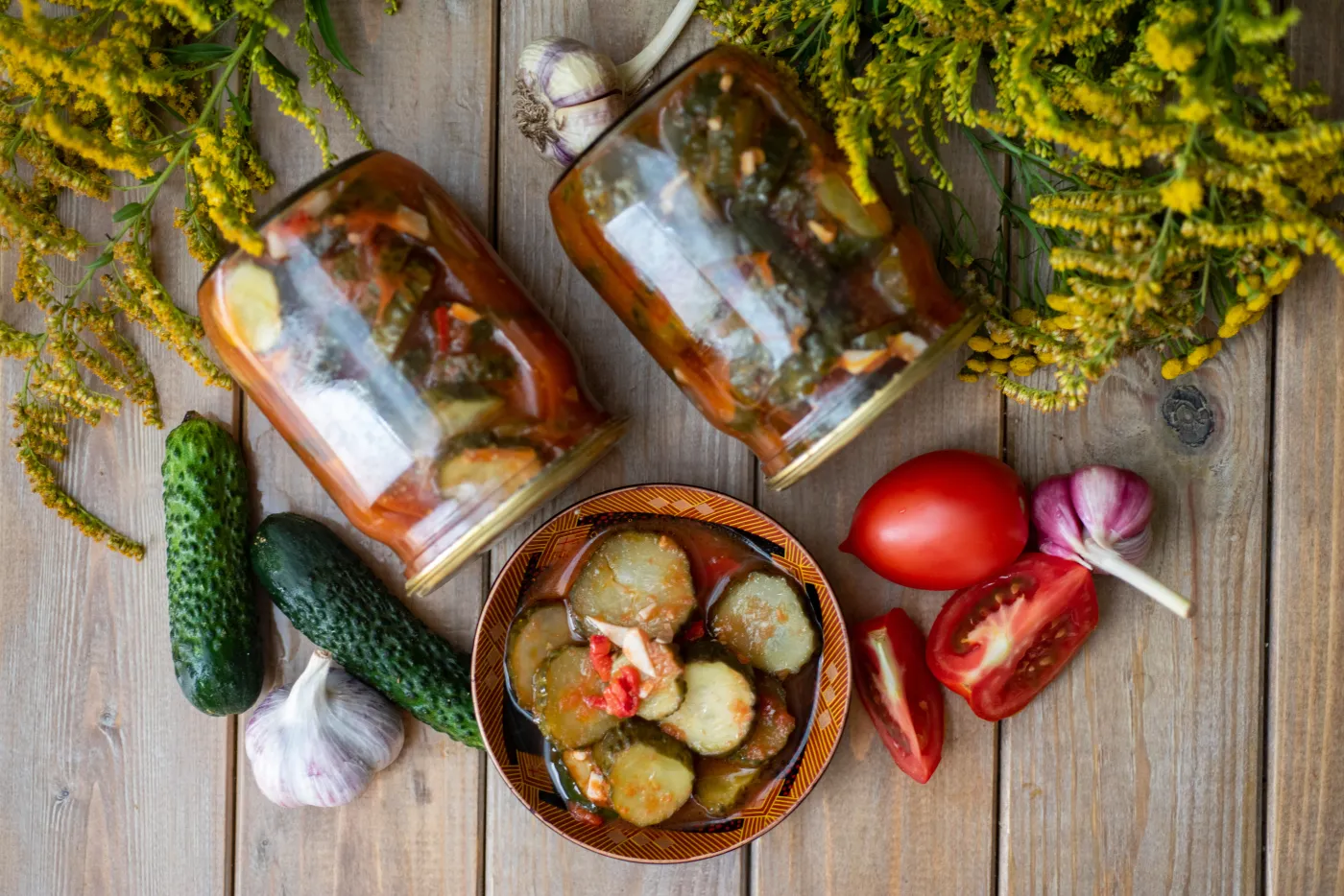 Preservation:,Spicy,Cucumbers,With,Garlic,In,Tomato,Sauce,In,Jars