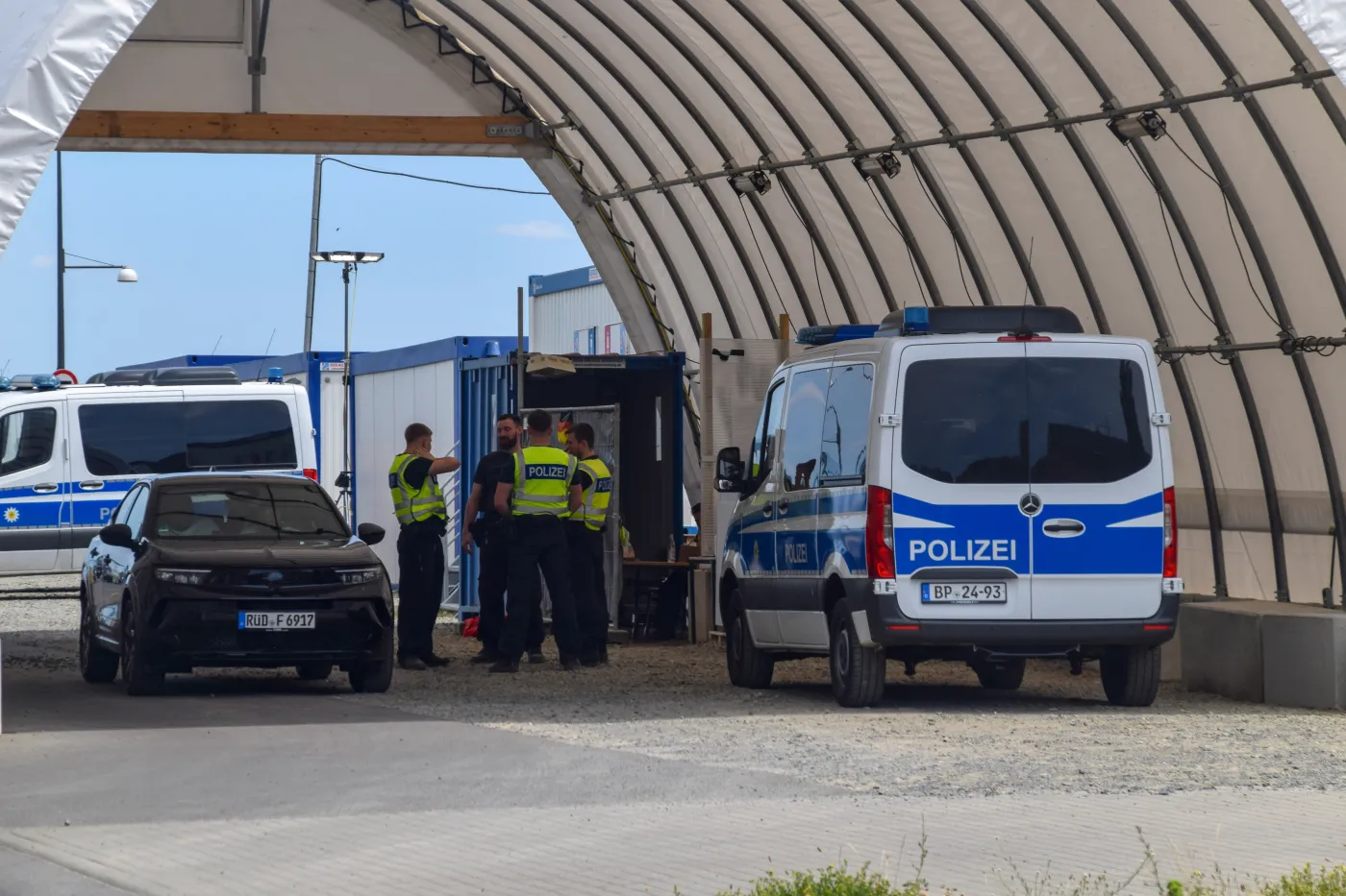 Polacy wcale nie wracają masowo z imigracji. Pojawił się inny trend