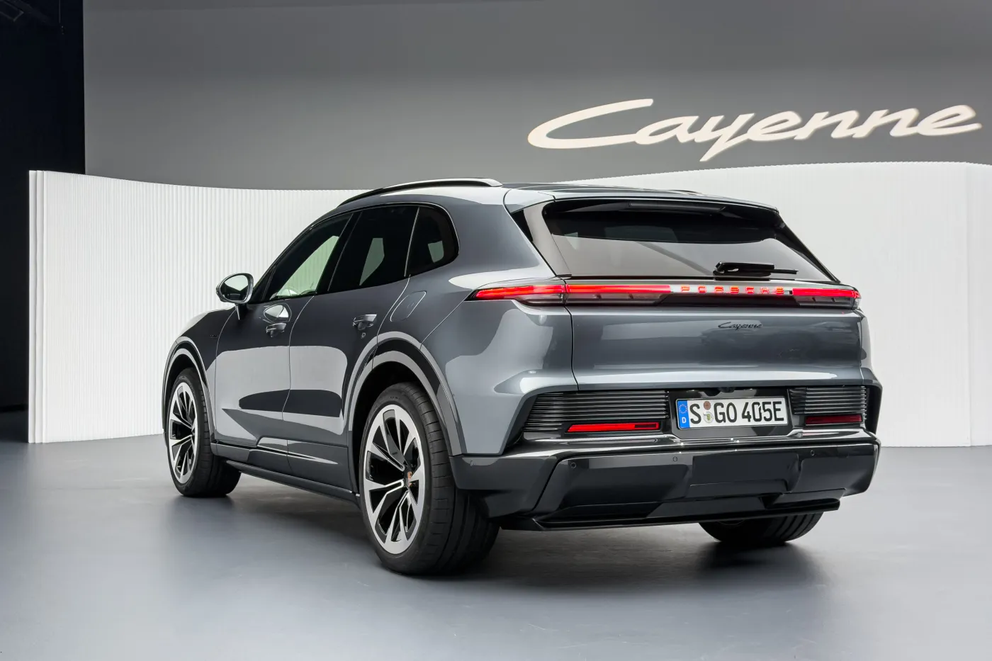 porsche-cayenne-electric-38951256.jpg
