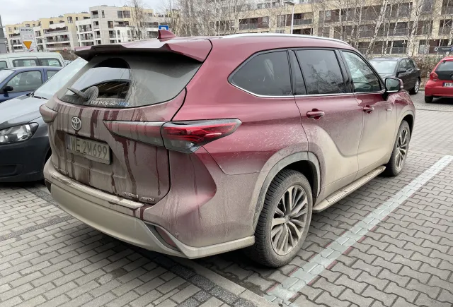 Czy można dostać mandat za brudny samochód? Przepisy mówią jasno