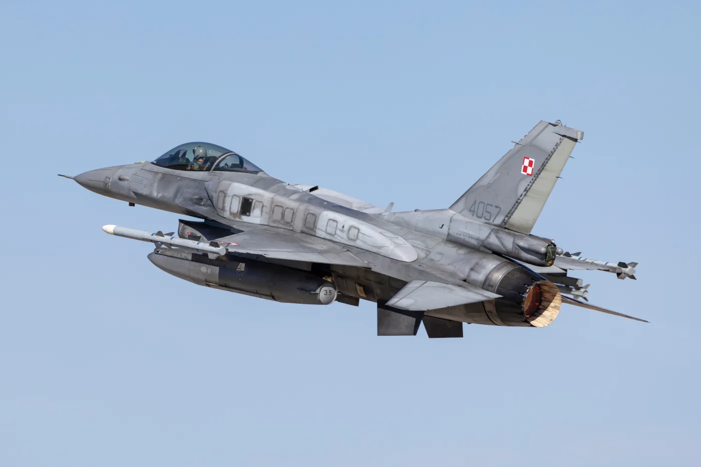 Alarm w całej Ukrainie. Polskie myśliwce w powietrzu