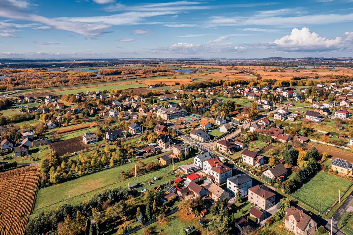 Tańsze lub większe: nie dom, ale mieszkanie pod dużym miastem to sposób na ucieczkę od drożyzny