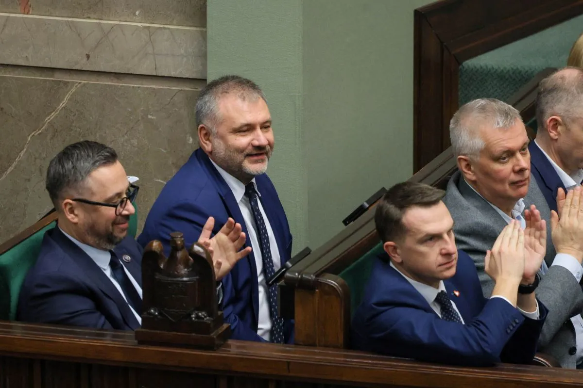 Klub "Centrum" wstrząsnął Sejmem. Szłapka zdradza, czy będą zmiany w rządzie
