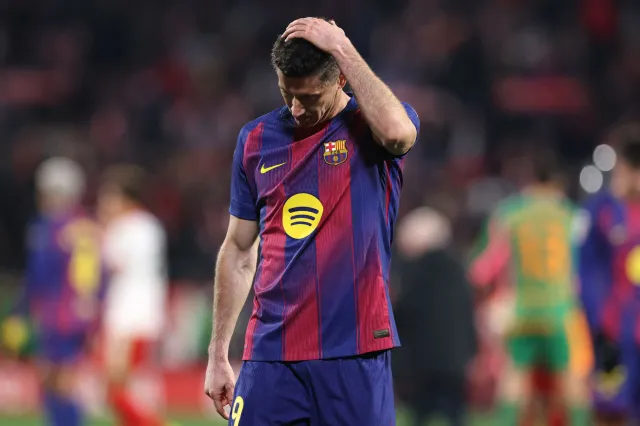 Robert Lewandowski trenował w masce. Wygląda prawie jak Zorro