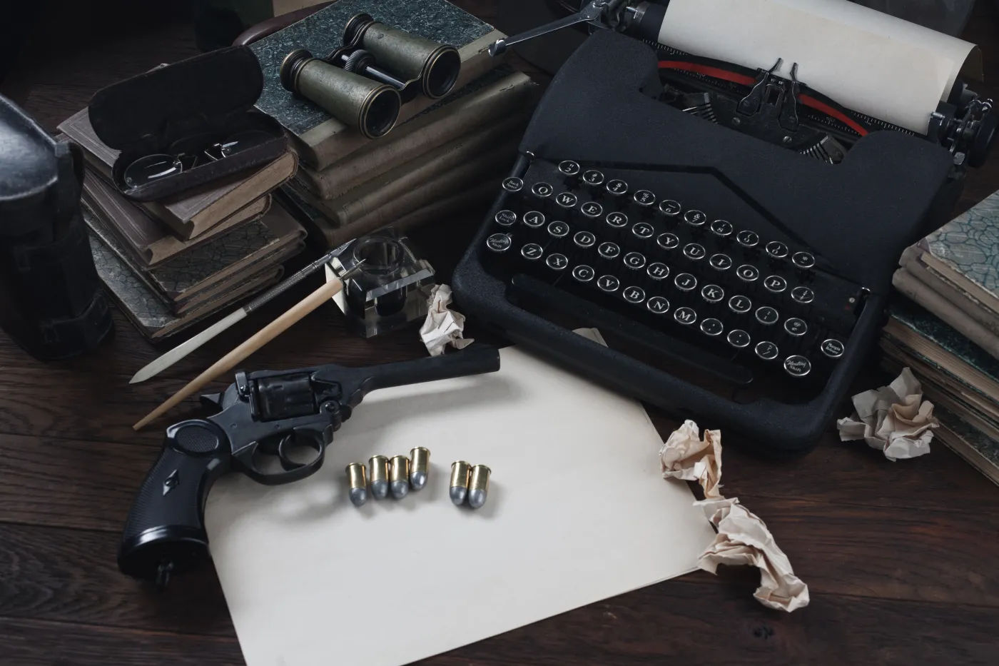 QUIZ dla wytrawnych bibliofilów. Kryminalne przeboje PRL, czyli serie "z kluczykiem" i "z jamnikiem". 10/10 to cud