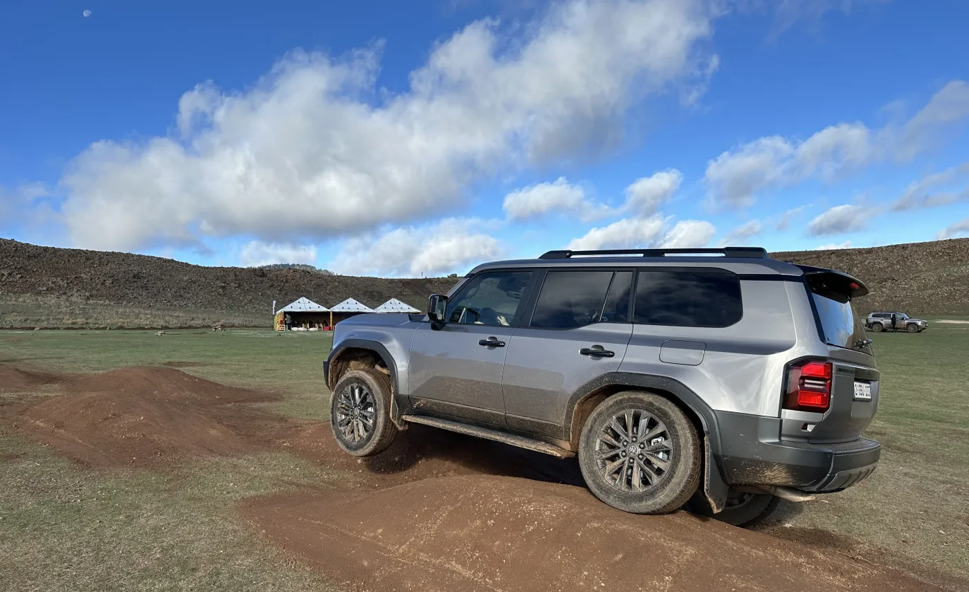 nowa-toyota-land-cruiser-38361366.jpg