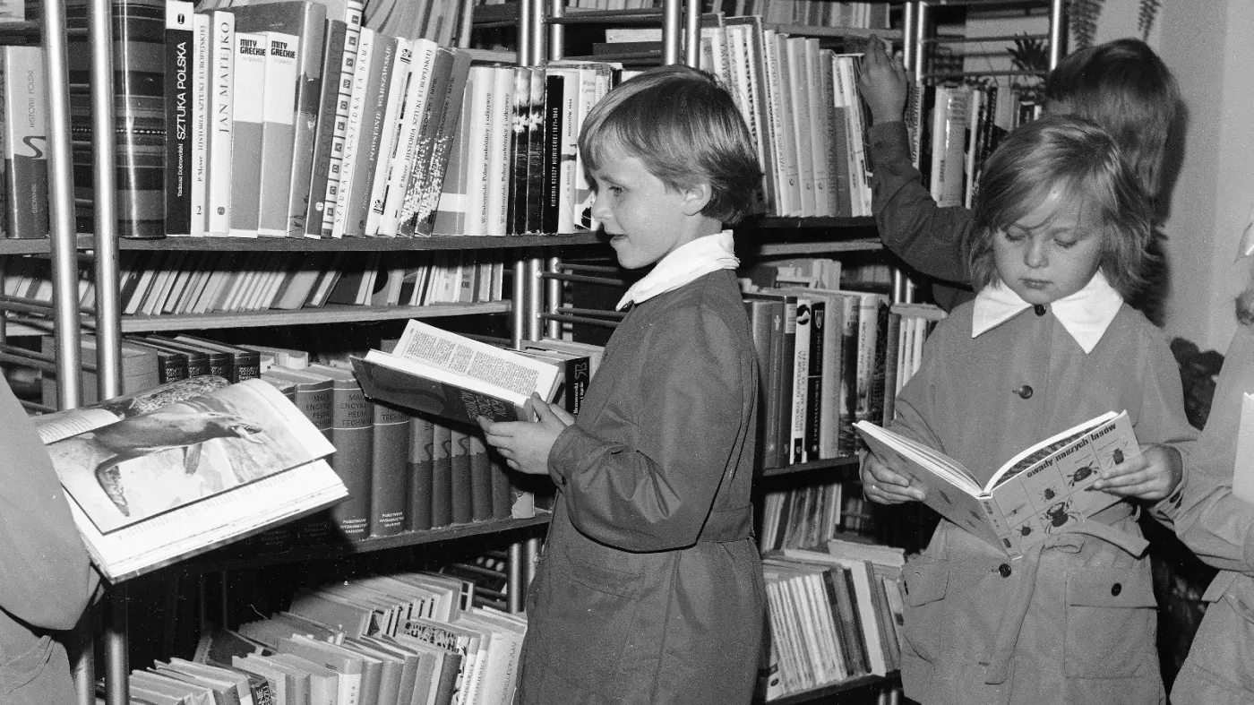 biblioteka w szkole w PRL