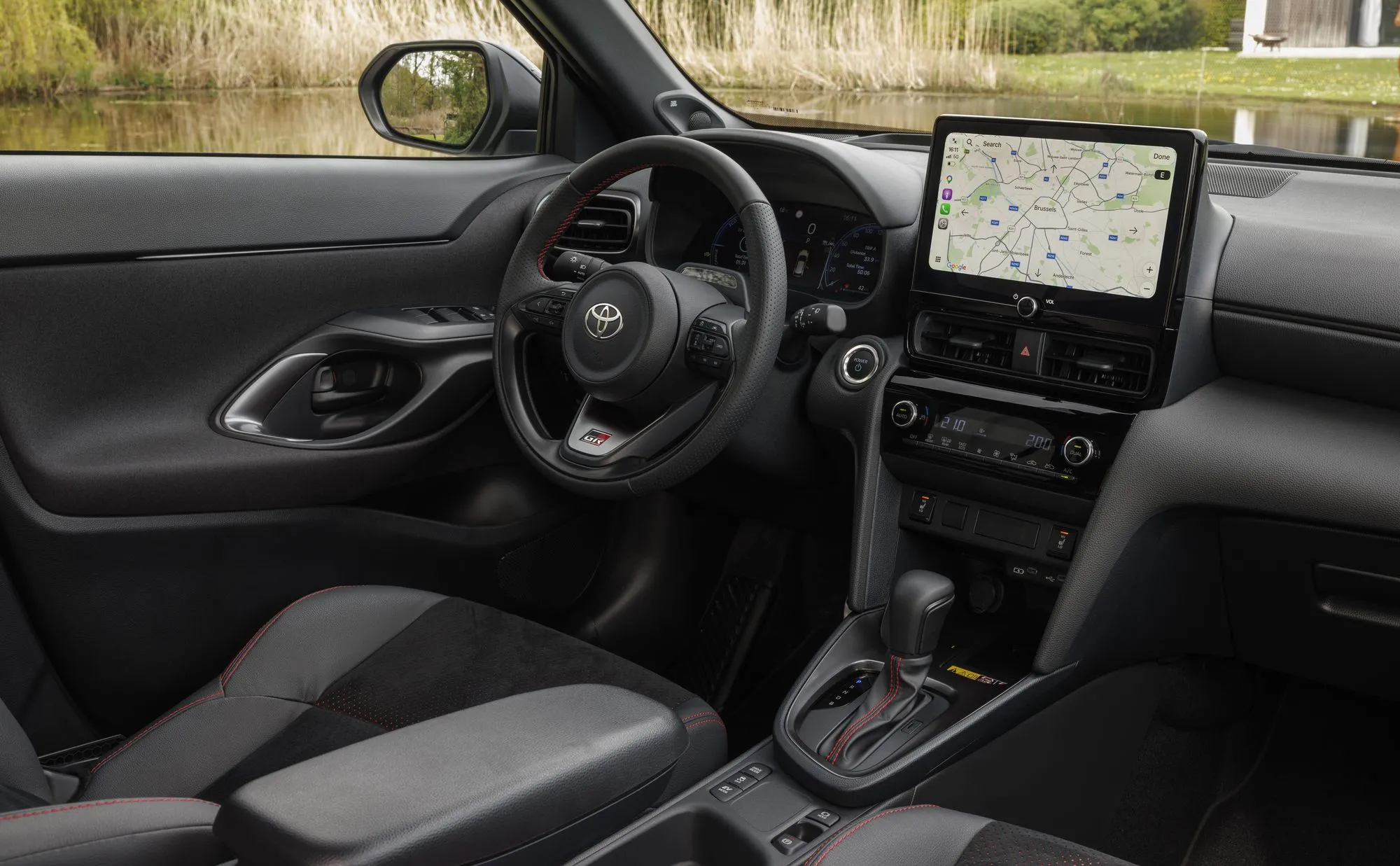 Nowa Toyota wjeżdża do salonów. Ma silnik 1.5 i gwarancję na 10 lat