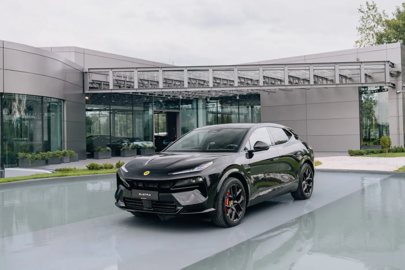 Lotus wjeżdża do Polski