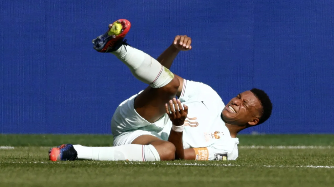 Dwa gole i awans Francji. Mbappe uspokaja w sprawie kontuzji