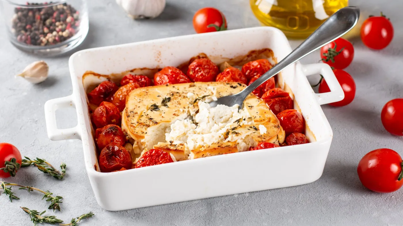 feta, pomidory