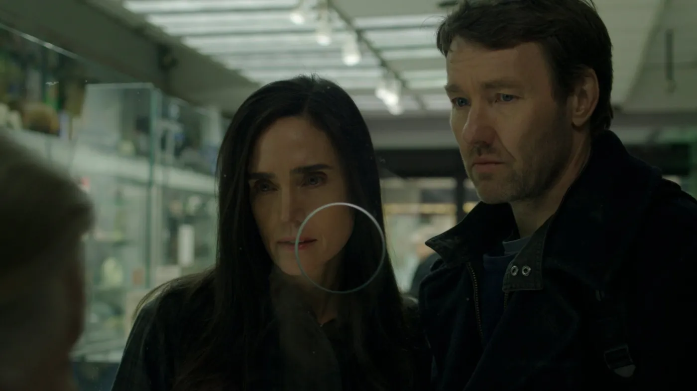 Jennifer Connelly i Joel Edgerton w serialu "Mroczna materia"