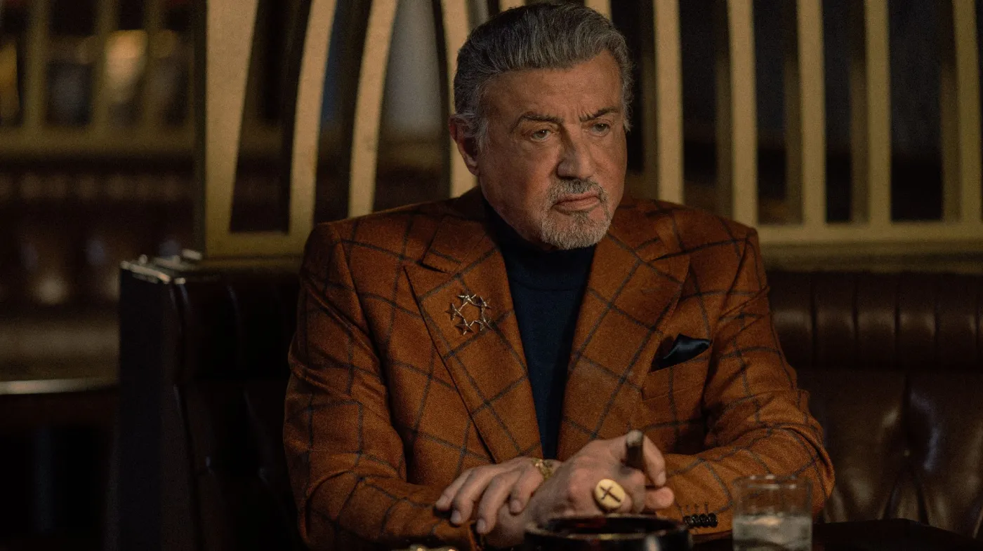 Sylvester Stallone jako Dwight Manfredi w serialu "Tulsa King"