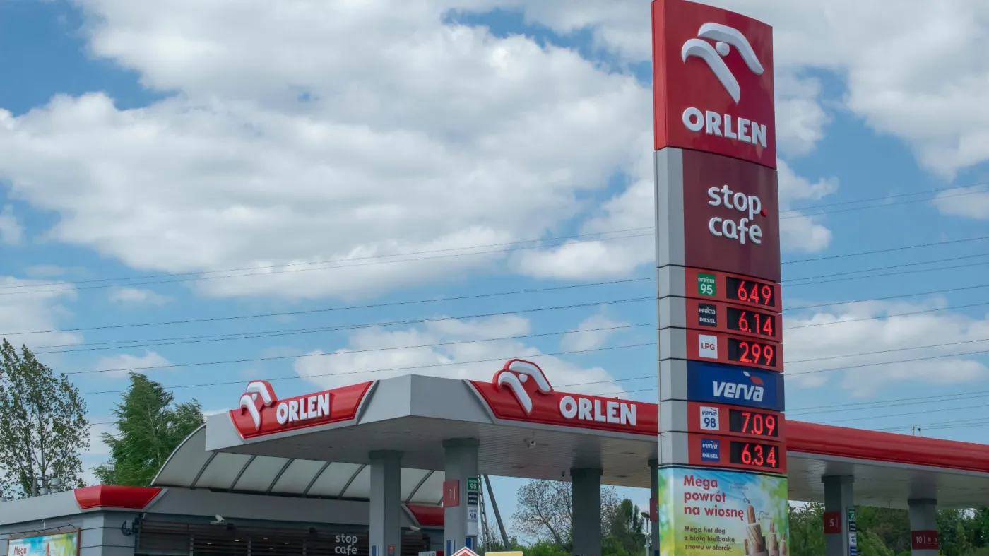 Akcyza i VAT na paliwa w dół. O tyle spadną ceny na stacjach. Wiemy, do kiedy będzie obowiązywać obniżka