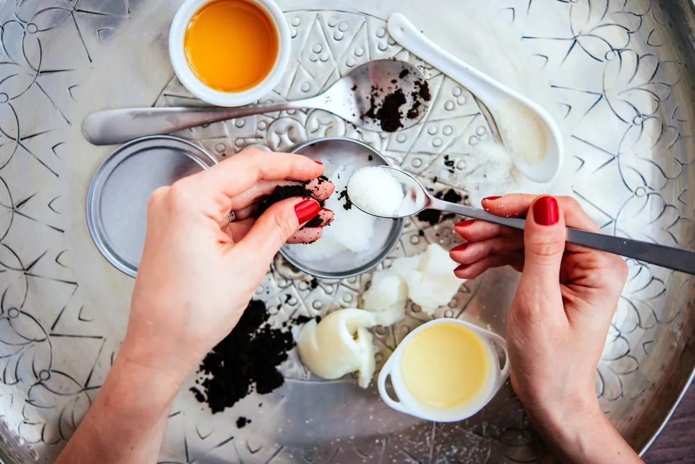 Przyprawy, które upiększają: 3 banalnie proste PRZEPISY na kosmetyki domowej roboty do pięlęgnacji twarzy i włosów