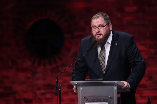 Piotr Cywiński: Wyzwolenie Auschwitz dzieje się także dziś. Tu i teraz, codziennie