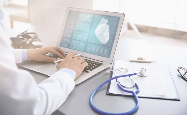 Ludzie nie boją się już chorować. ZUS planuje więc ostrzejsze kontrole zwolnień