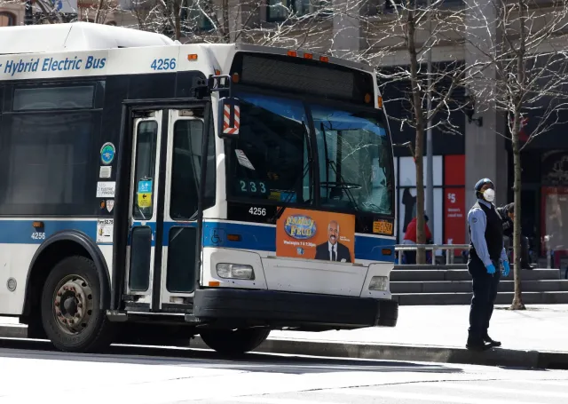 Polska lekarka z NYC: Koronawirus jest jak rozpędzony pociąg, nie można go zatrzymać