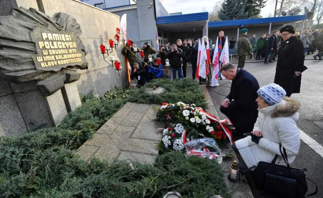 Duda podczas obchodów grudnia 70: Przez 30 lat wolna Polska nie poradziła sobie z rozliczeniem winnych