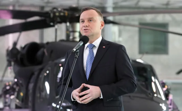 Prof. Strzembosz policzył, ile razy prezydent Duda złamał konstytucję