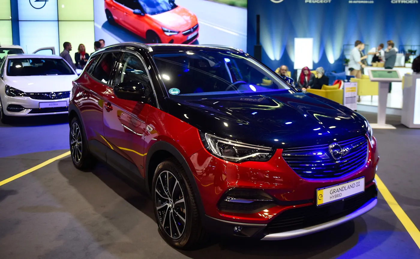 12768999-opel-grandland-x-hybrid4.jpg