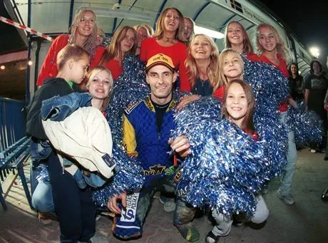 BYDGOSZCZ 20 09 2003NA ZDJ  TOMASZ GOLLOB CIESZY SIE PO WYGRANEJ   GRAND PRIX 2003FOT SEBASTIAN BOROWSKI