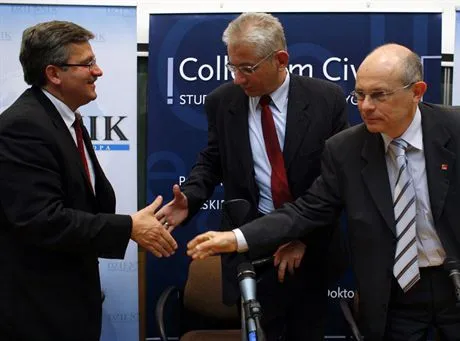 Politycy w krzyżowym ogniu pytań studentów