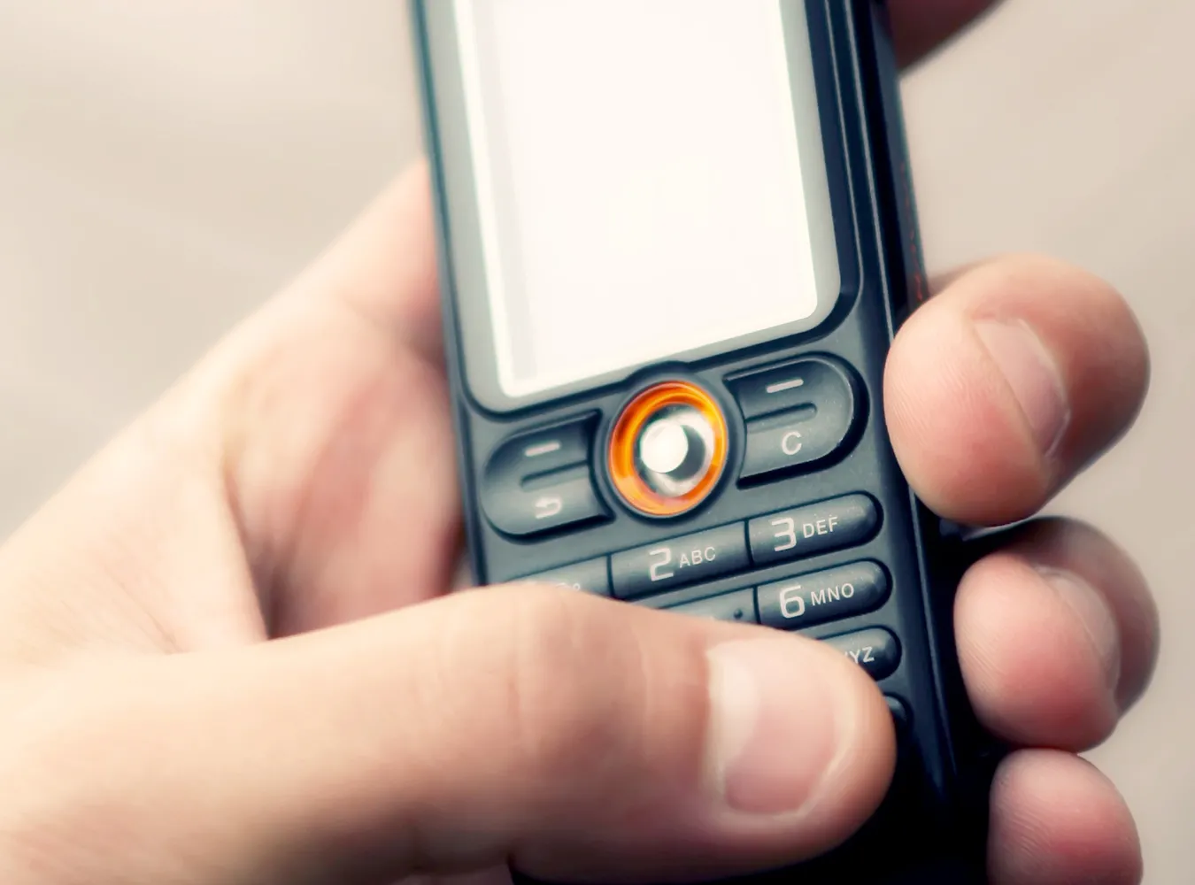 Więźniowie nie pogadają przez komórkę