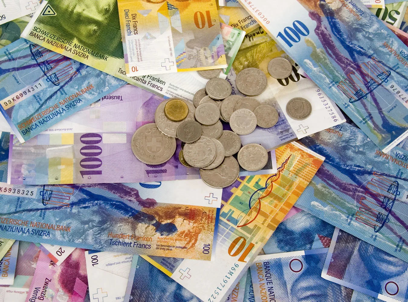 Frank znów po trzy złote