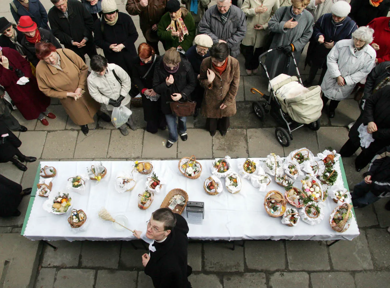 Skąd zajączek w koszyczku wielkanocnym
