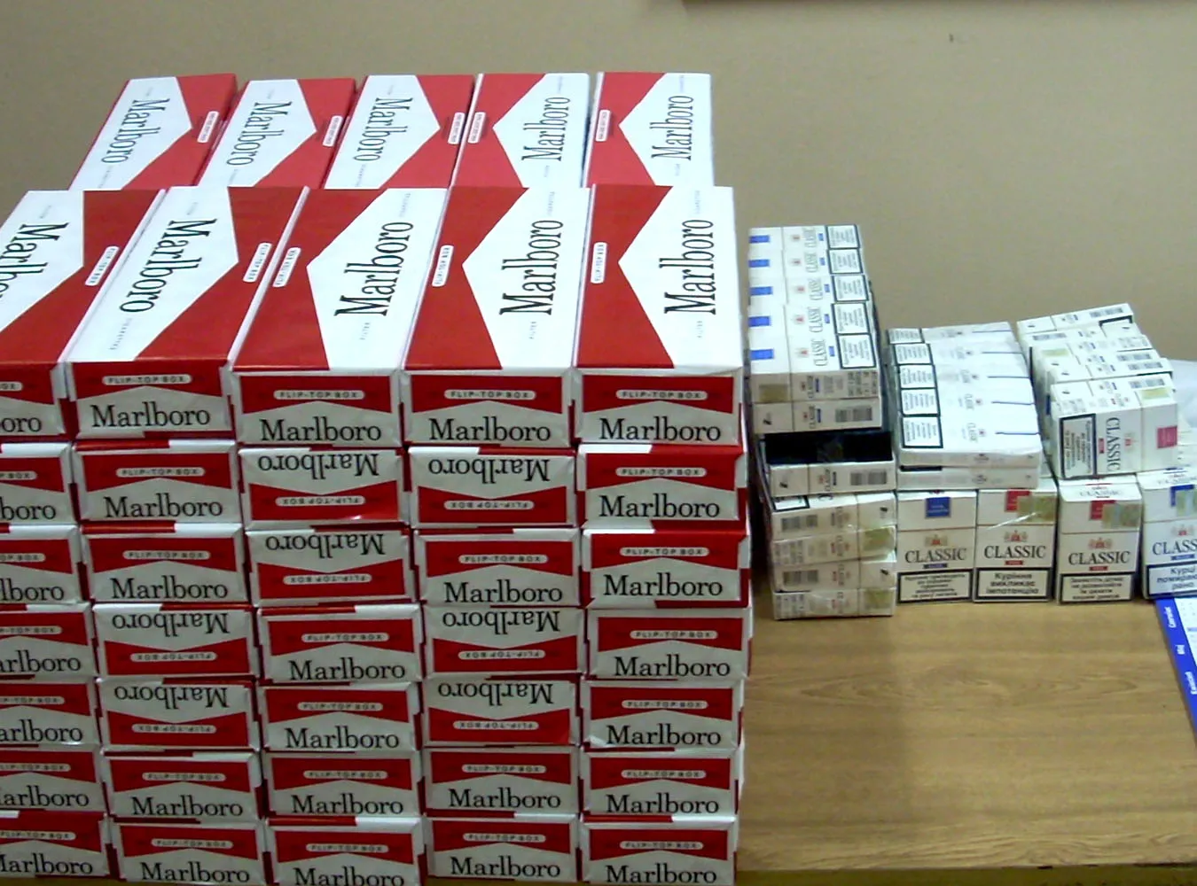 Tysiące paczek papierosów bez akcyzy