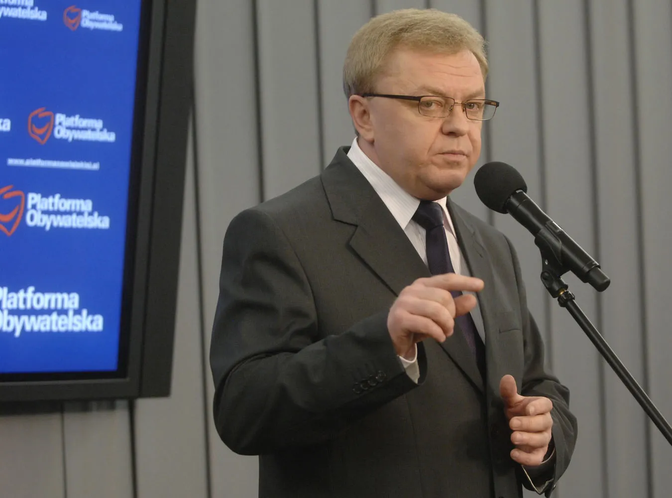 PO: Kaczyński wyrzuca niepokornych