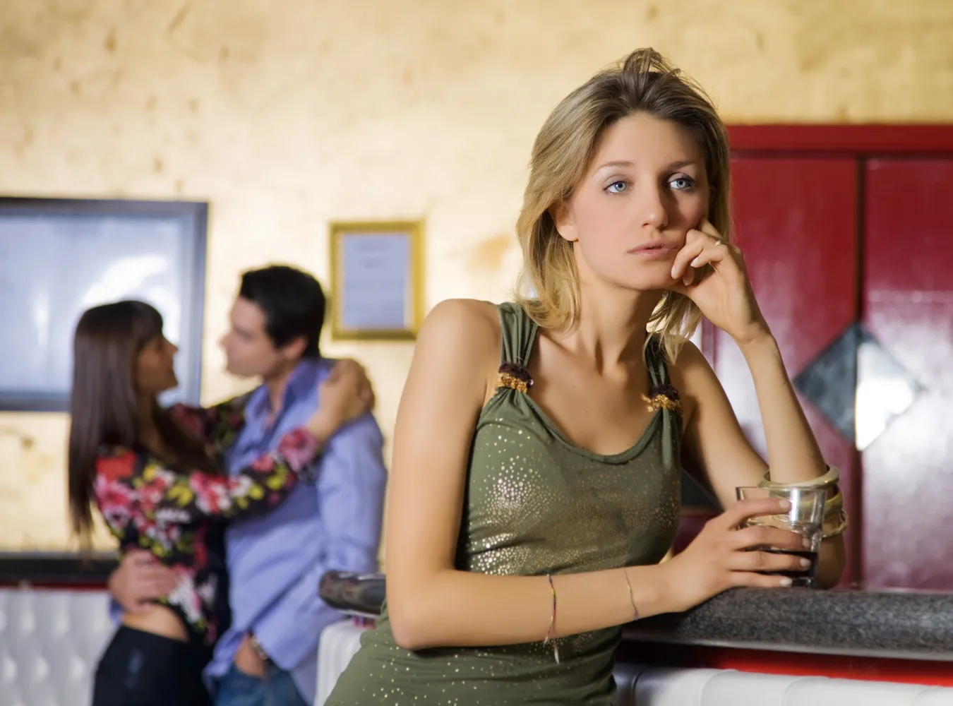 "Zabiję cię za flirtowanie z moimi przyjaciółkami!"