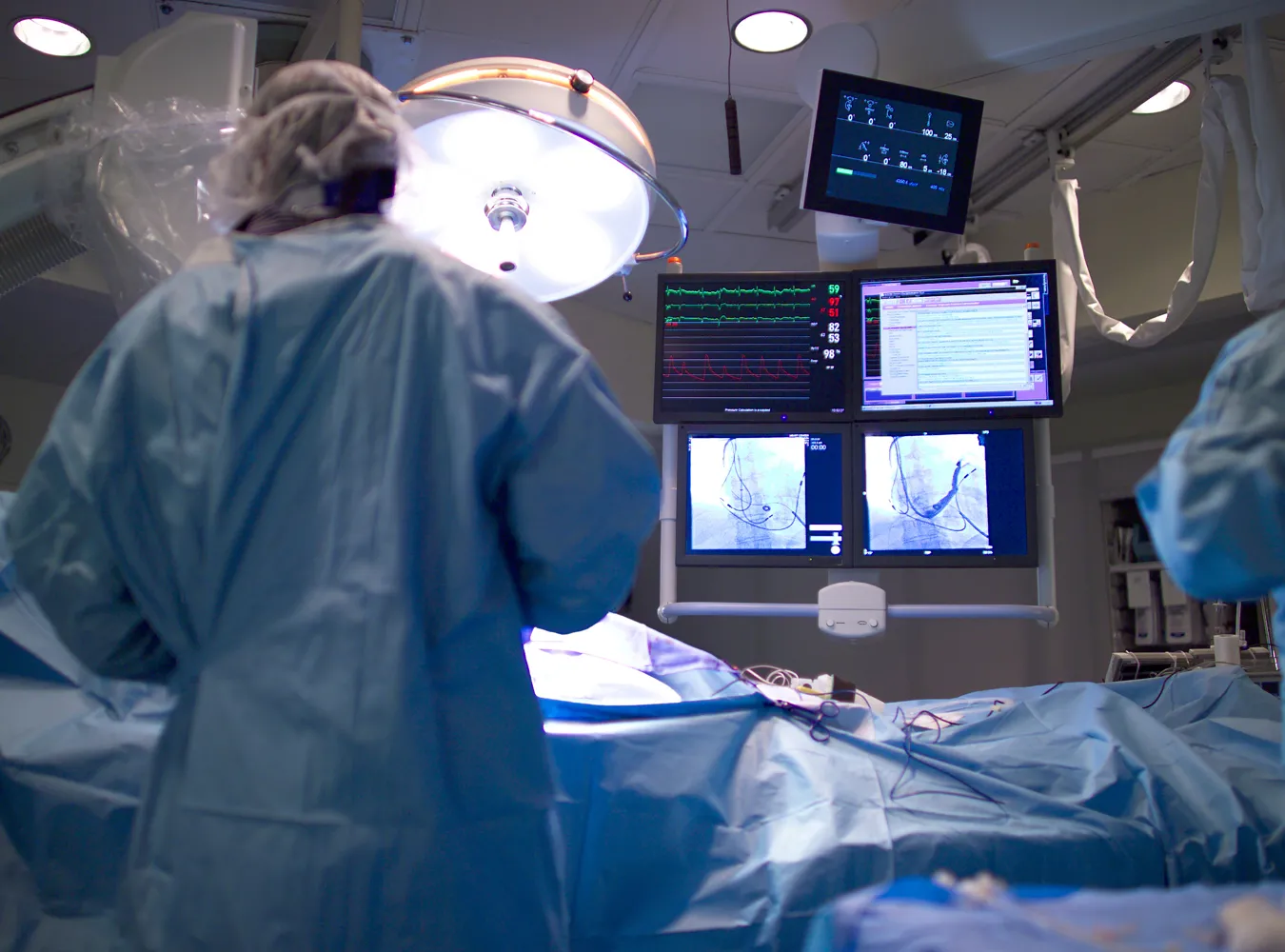 Lekarz dostał zawału, ale operował dalej