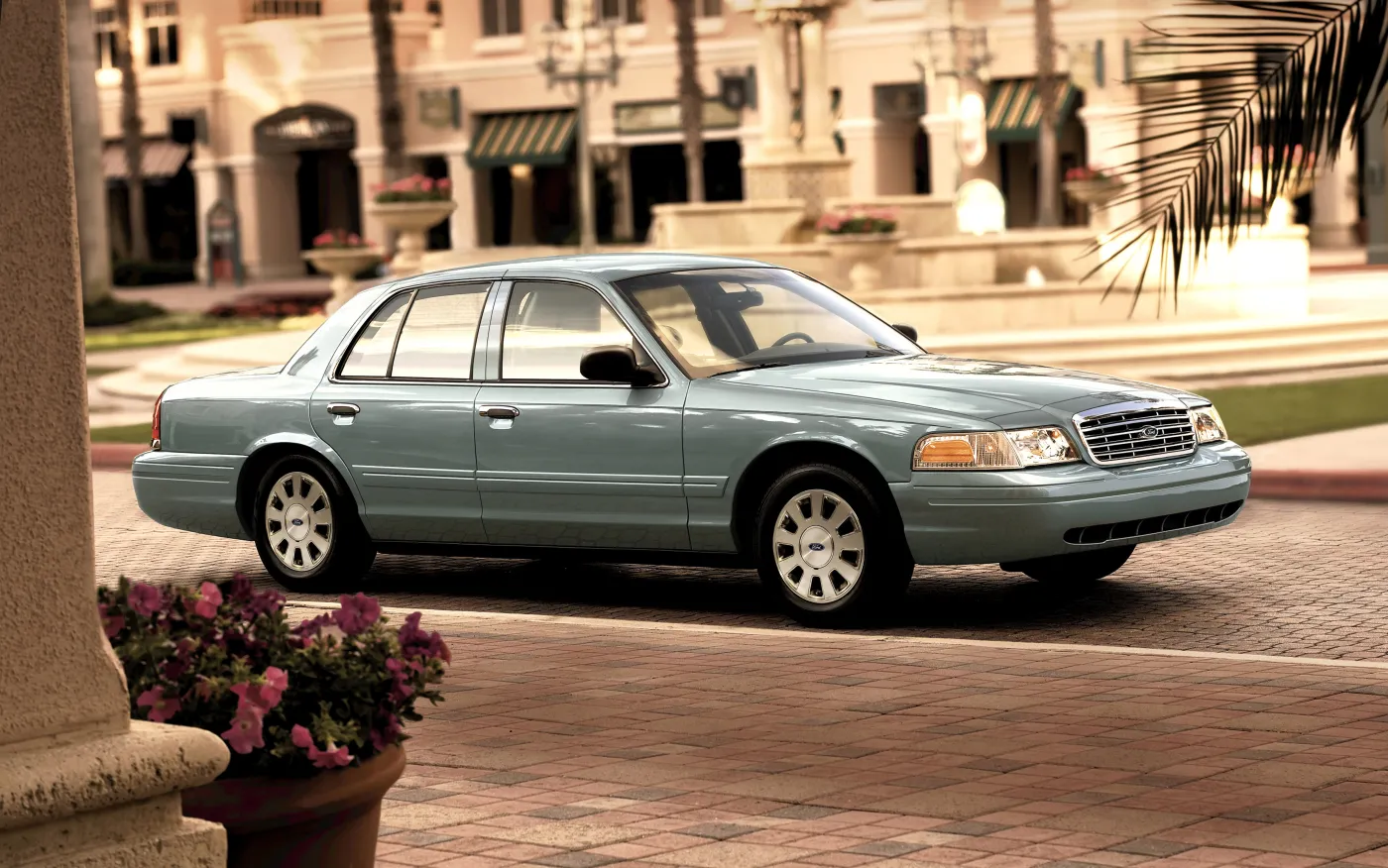 fr_ford_crown_victo_159114a_1078754.jpg