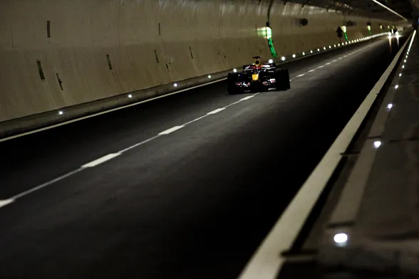 red_bull_tunnel_cro_195016a_1003093.jpg