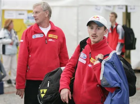 skoki narciarskie letnie grand prixeinsiedeln - kwalifikacjenz trener hannu lepistoe L adam malysz18082007fot. alex domanski  contrast