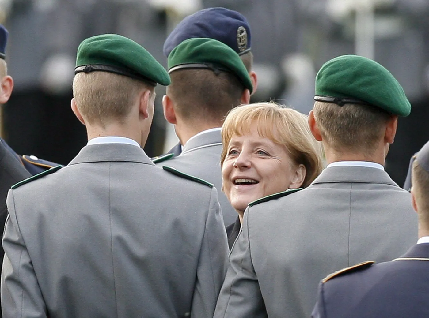 Zwolnią 100 tysięcy żołnierzy z armii