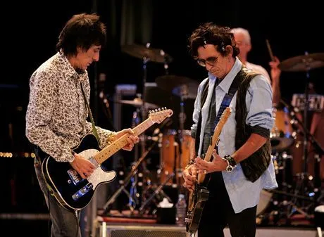 BRUSSELS, BELGIUM - JUNE 01  L-R Ronnie Wood and Keith Richards of The Rolling Stones perform during a dress rehearsal prior to the opening concert of the 2007 European leg of their A Bigger Bang World Tour at the Videohouse on June 1, 2007 in Brussels, Belgium.  This leg of the Tour begins on June 5 at Werchter Park, Belgium and is due to be completed in August in London, England.  Photo by Getty Images  Local Caption  Ron Wood;Keith Richards