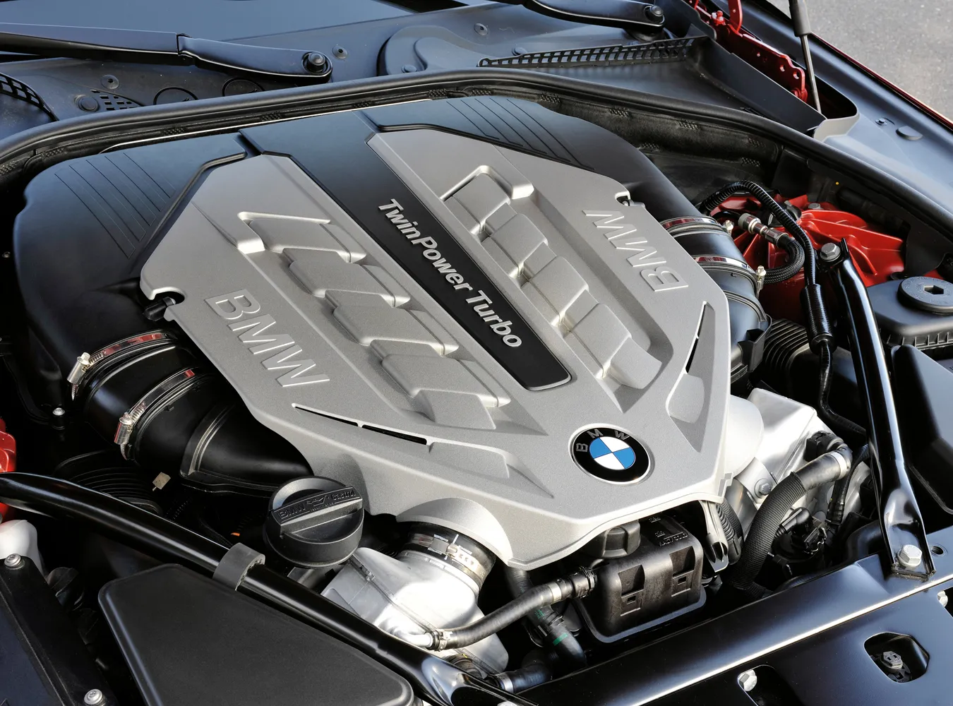 1893179-bmw-serii-6-p90071804-highres.jpg