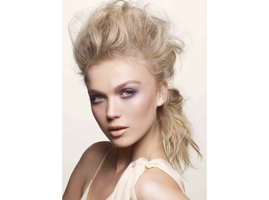 1832841-wiosenny-makijaz-od-smashbox.jpg