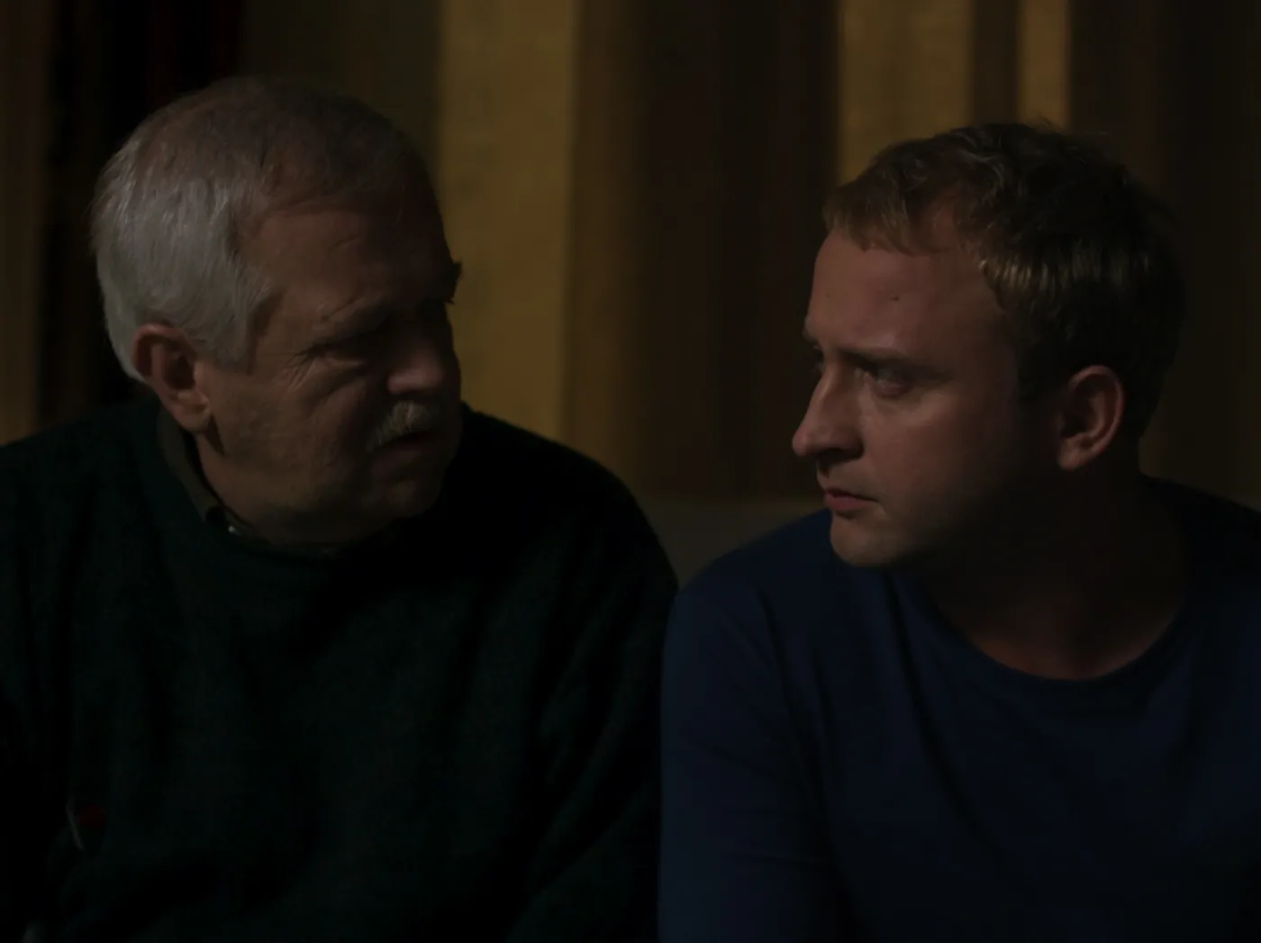 Marian Dziędziel i Borys Szyc w filmie "Kret" 