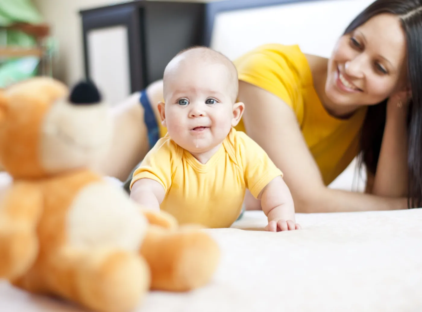 niemowlę rodzice dziecko mama