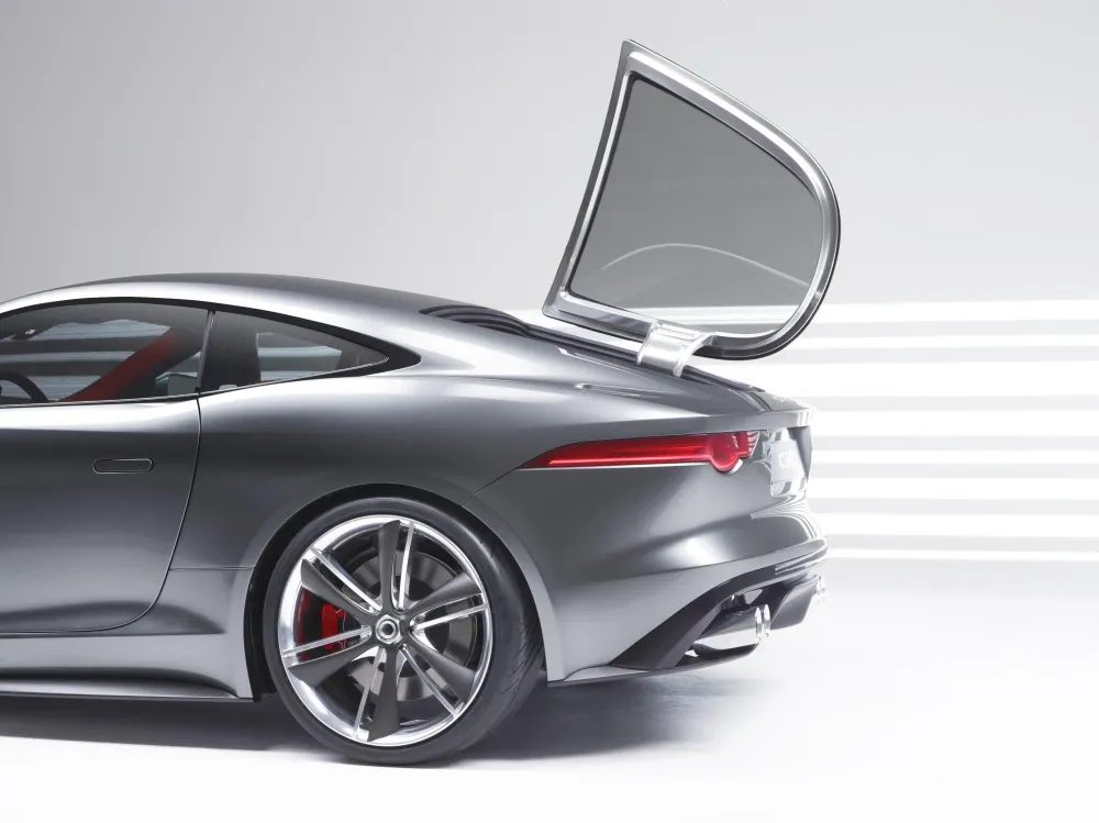 2475309-475275-jaguar-c-x16-studio-08.jpg