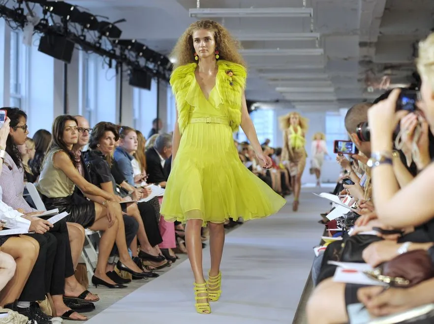 2497730-delarenta-ss2012-epa02915567.jpg
