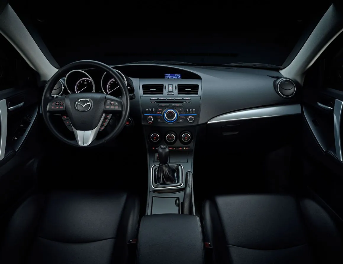 2569523-mazda3-fl-5hb-mt-int-2-jpg72.jpg