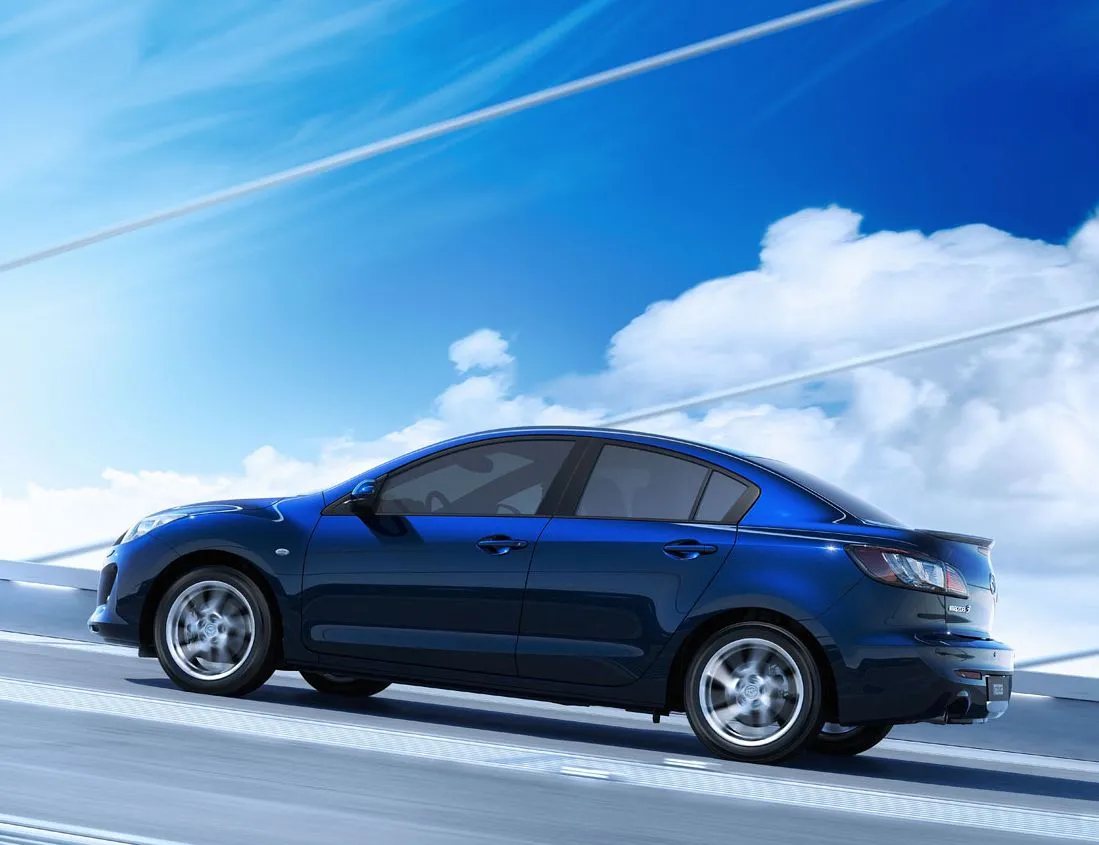2569793-mazda3-fl-sdn-action-2-jpg72.jpg
