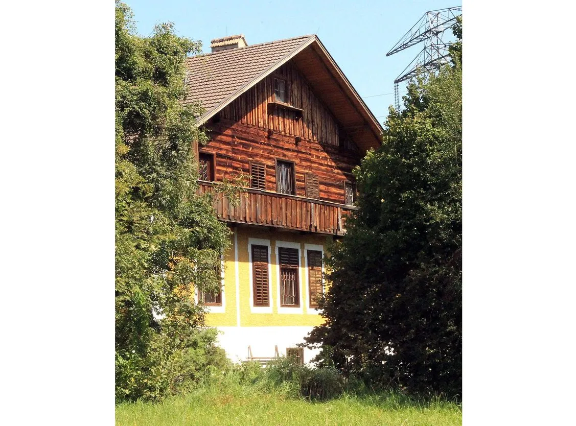 Dom, w którym mężczyzna więził córki