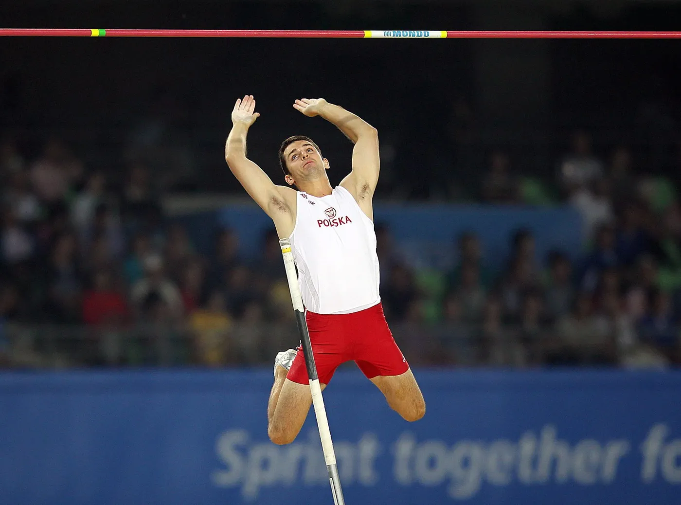 Paweł Wojciechowski skacze po złoto